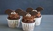 Upečte cupcakes ala netopýr s Oreo sušenkami na party nebo jen tak pro návštěvu