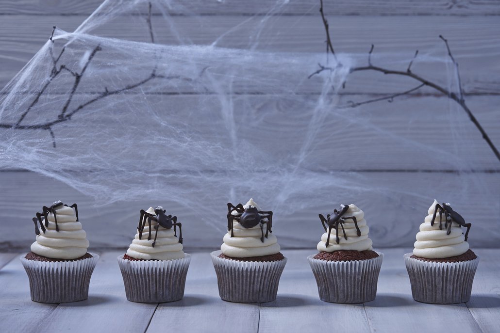 Cupcakes se v době Halloweenu přímo nabízí!