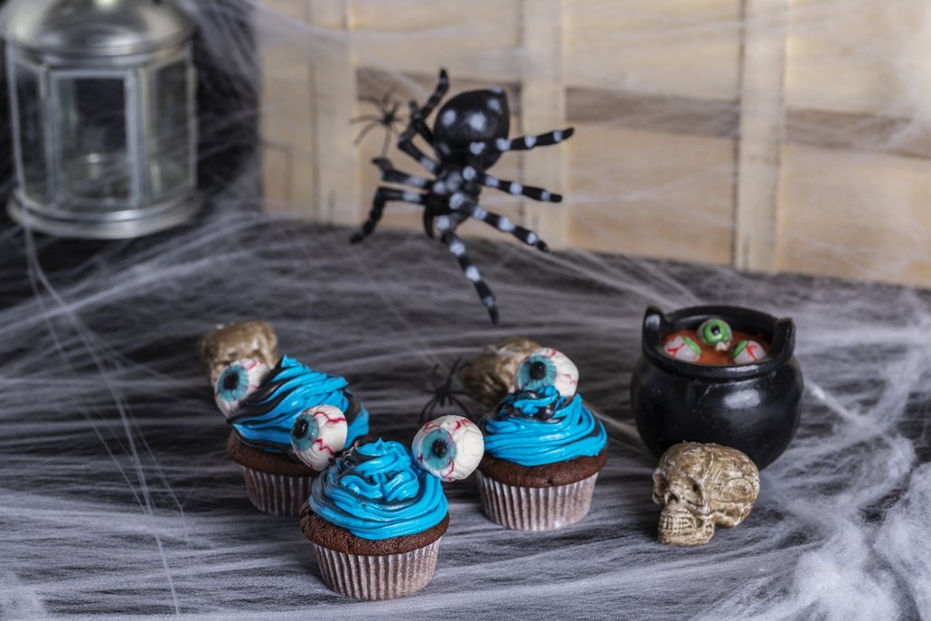 Po těchto cupcakes v halloweenském stylu se jen zapráší