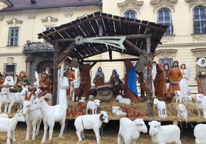 Halouzkův betlém již zdobí Dominikánské náměstí v Brně.