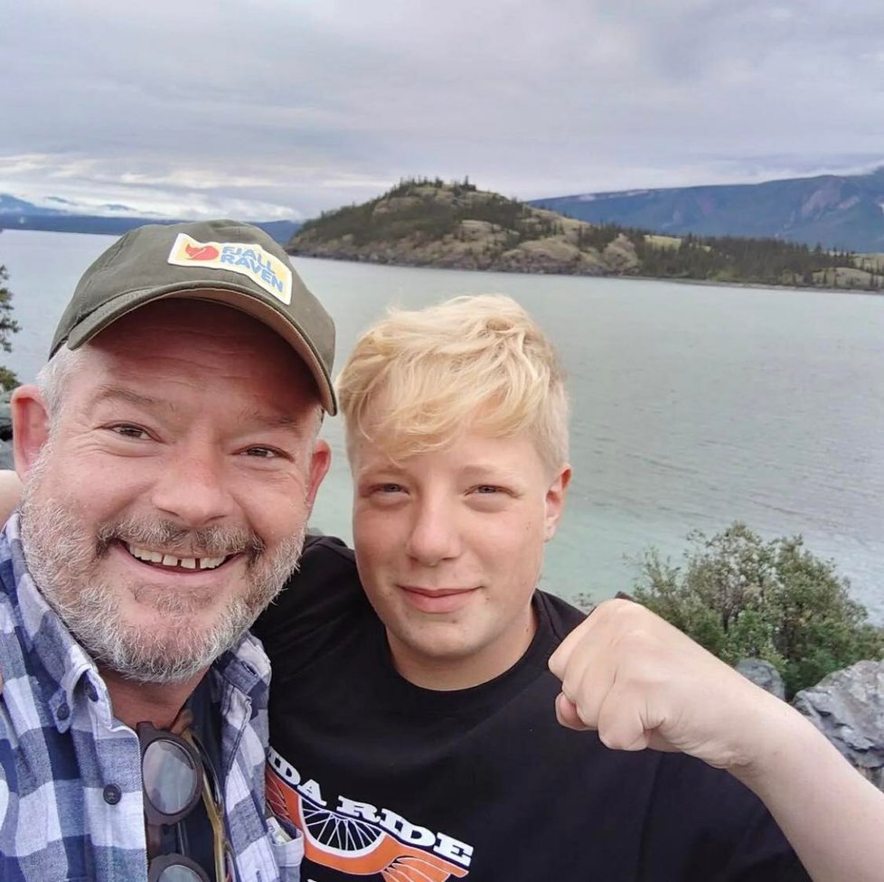 Aleš Háma se synem na Yukonu