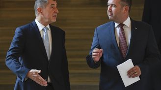 Opoziční smlouva před 20 lety byla pragmatický mocenský handl. Podobný teď předvádí Babiš Opoziční smlouva před 20 lety byla pragmatický mocenský handl. Podobný teď předvádí Babiš