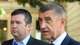 Koalice pokračuje. Zatím. Premiér Andreje Babiš (ANO) slíbil vicepremiérovi Janu Hamáčkovi (ČSSD), že se pokusí přesvědčit prezidenta Miloše Zemana, aby odvolal Antonína Staňka z postu ministra kultury. (28. 6. 2019)