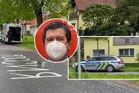 Hamáčkovi u chalupy namalovali nápisy v azbuce. Policie vesnickou májovou tradici neřeší
