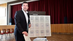Předseda ČSSD Jan Hamáček odevzdal 24. května 2019 v Mladé Boleslavi svůj hlas ve volbách do Evropského parlamentu.