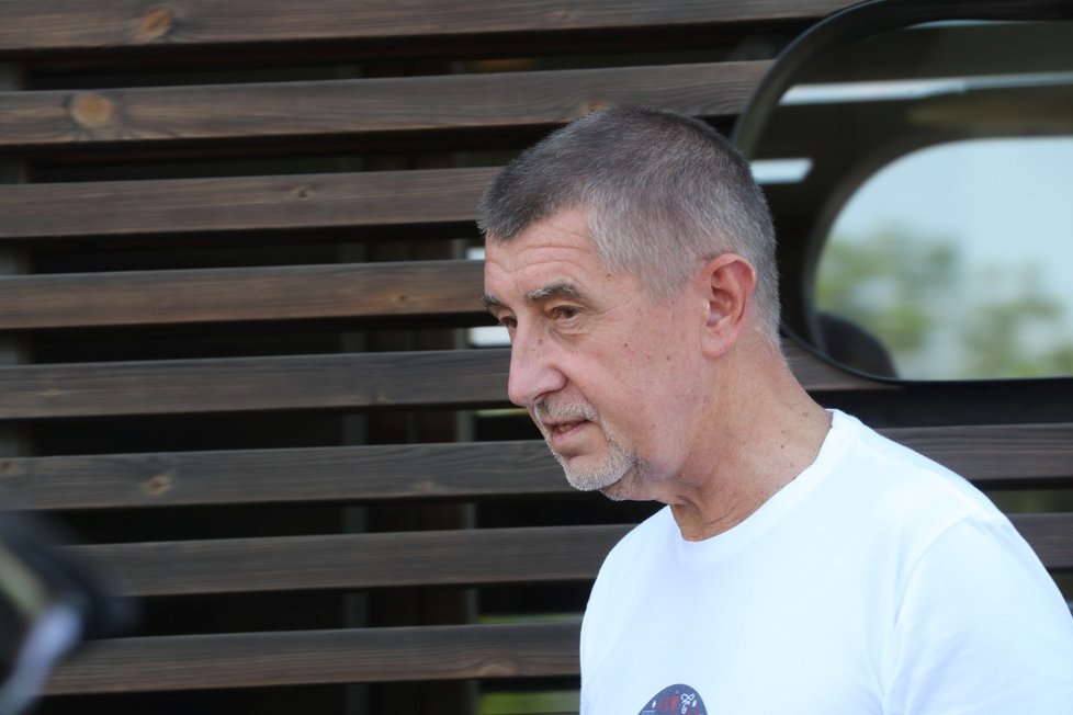 Andrej Babiš na místě schůzky s Janem Hamáčkem 16. 6. 2018.