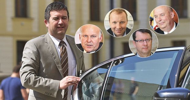 Kandidáti ČSSD už se chystají na vládnutí. Budoucí ministři dostali od Hamáčka úkoly