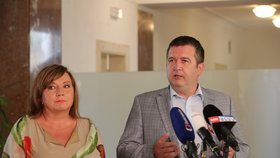 Vicepremiérka a ministryně financí Alena Schillerová (za ANO) hledala s vicepremiérem a ministrem vnitra Janem Hamáčkem cestu, jak zrušit superhrubou mzdu (18. 8. 2020)