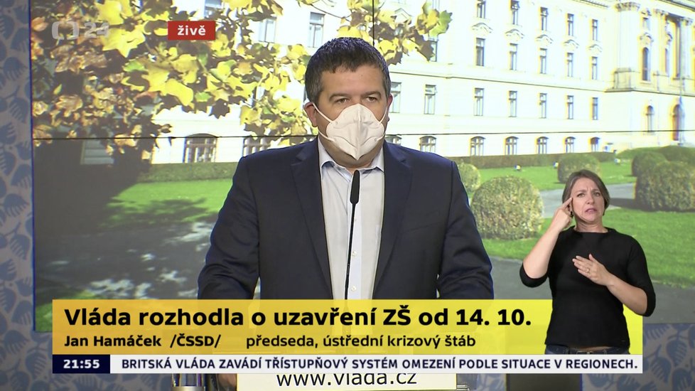 Vicepremiér a ministr vnitra Jan Hamáček (ČSSD) na tiskové konferenci po jednání vlády (12. 10. 2020)