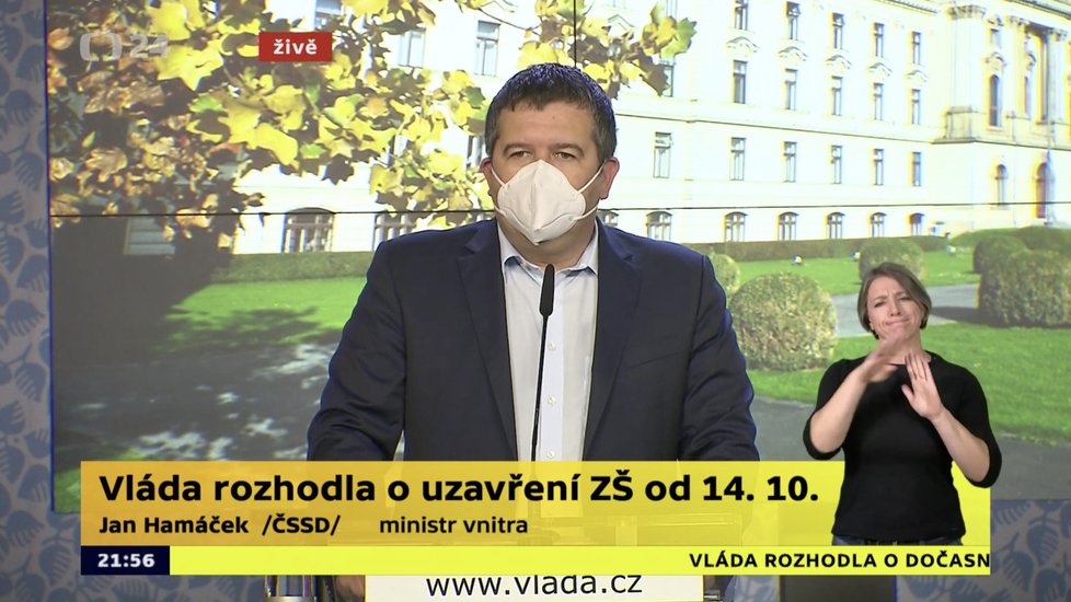 Vicepremiér a ministr vnitra Jan Hamáček (ČSSD) na tiskové konferenci po jednání vlády (12. 10. 2020)