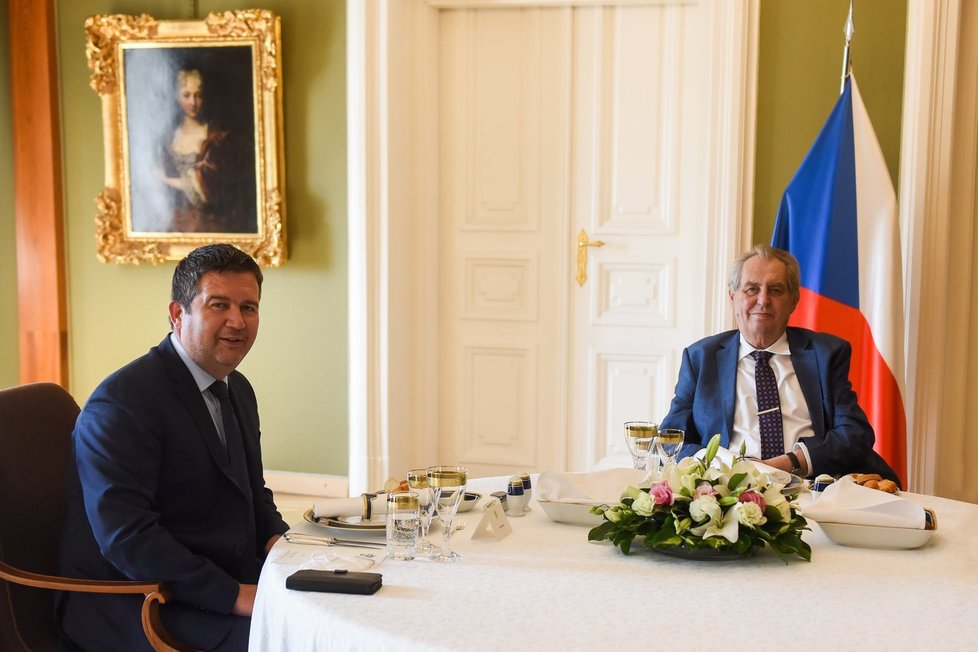 Miloš Zeman přijal na pravidelném pracovním obědě 1. vicepremiéra a šéfa ČSSD Jana Hamáčka (10. 8.2021)