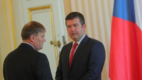 Vicepremiér Jan Hamáček (vpravo, ČSSD) na poradě s velvyslanci (29. 8. 2018)