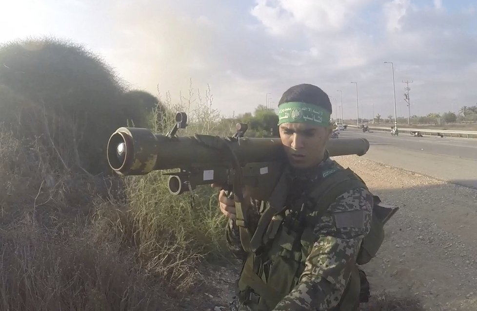 Bojovníci Hamásu v propagačních materiálech hnutí