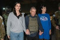 Hamás propustil ze zajetí matku s dcerou: První foto, hovor Bidenovi a dojatá rodina