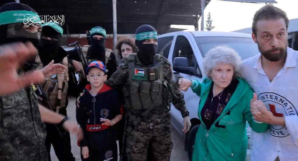 Propouštění rukojmích, které držel Hamás (24.11.2023).