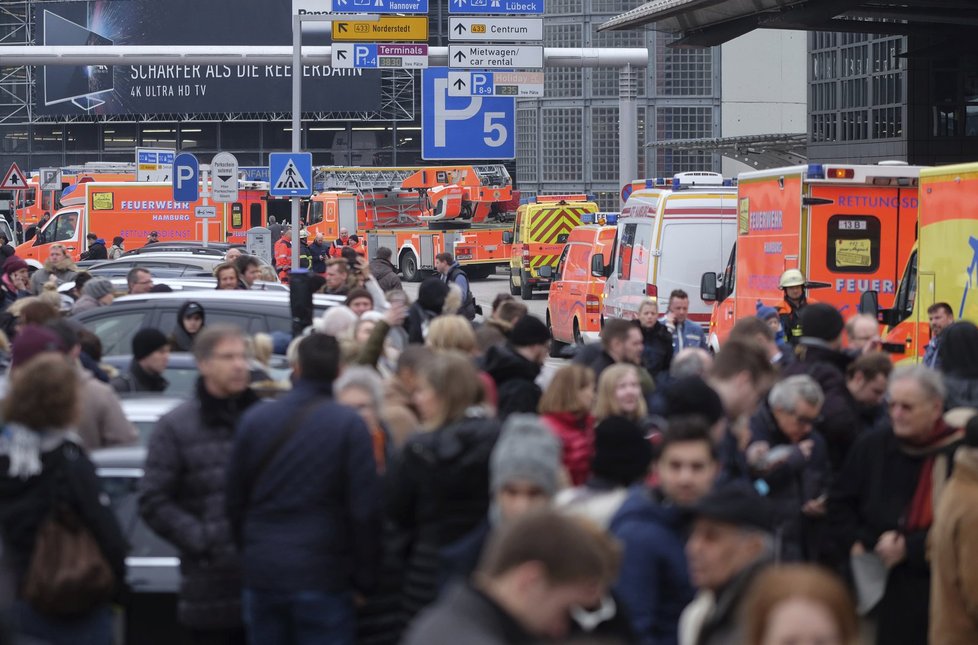 Policie uzavřela letiště v Hamburku. V klimatizaci bylo něco hodně nepříjemného.