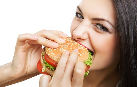 Proč přibíráte? Fast food ničí hodné střevní bakterie