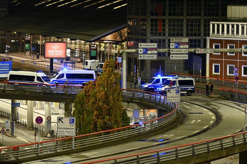 Drama na letišti v německém Hamburku (4.11.2023)