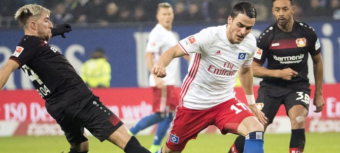 Fotbalisté Hamburku v německé lize poprvé v novém roce vyhráli. V utkání 19. kola doma zdolali Leverkusen 1:0 hlavičkou Papadopulose z 76. minuty.
