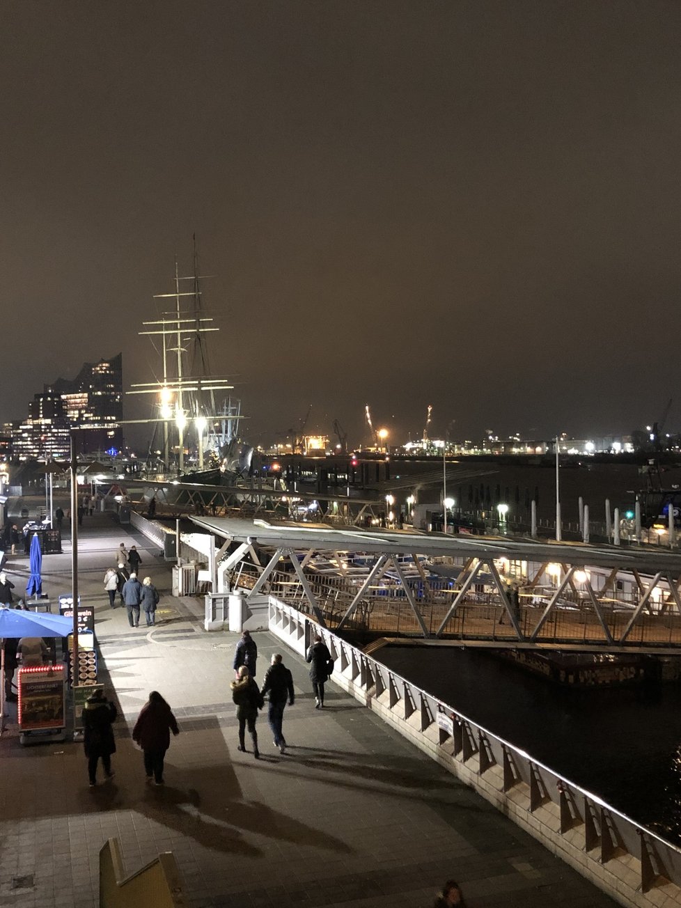Hamburk je přístavní město s krásnými památkami a místy