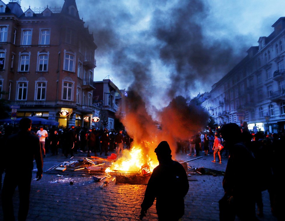 Protesty během summitu G20 v Hamburku