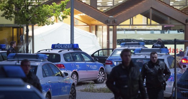 V hamburském uprchlickém středisku se střetli běženci.