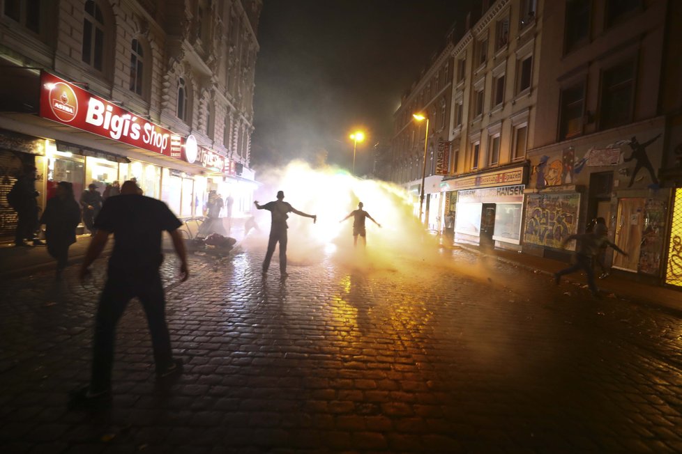 Protesty na summitu G20 v Hamburku