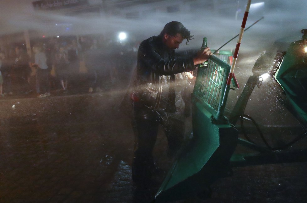 Protesty na summitu G20 v Hamburku