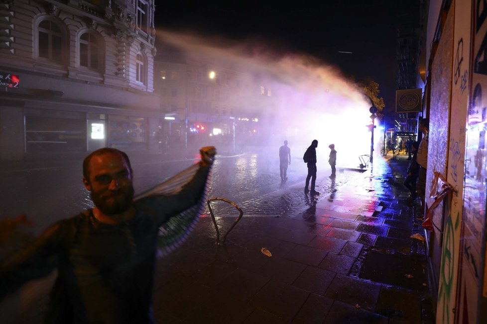 Protesty na summitu G20 v Hamburku