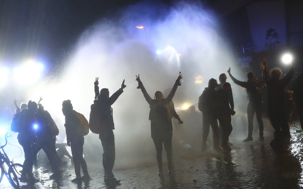 Protesty na summitu G20 v Hamburku