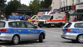 Pachatele útoku v supermarketu v Hamburku policie dopadla do půl hodiny