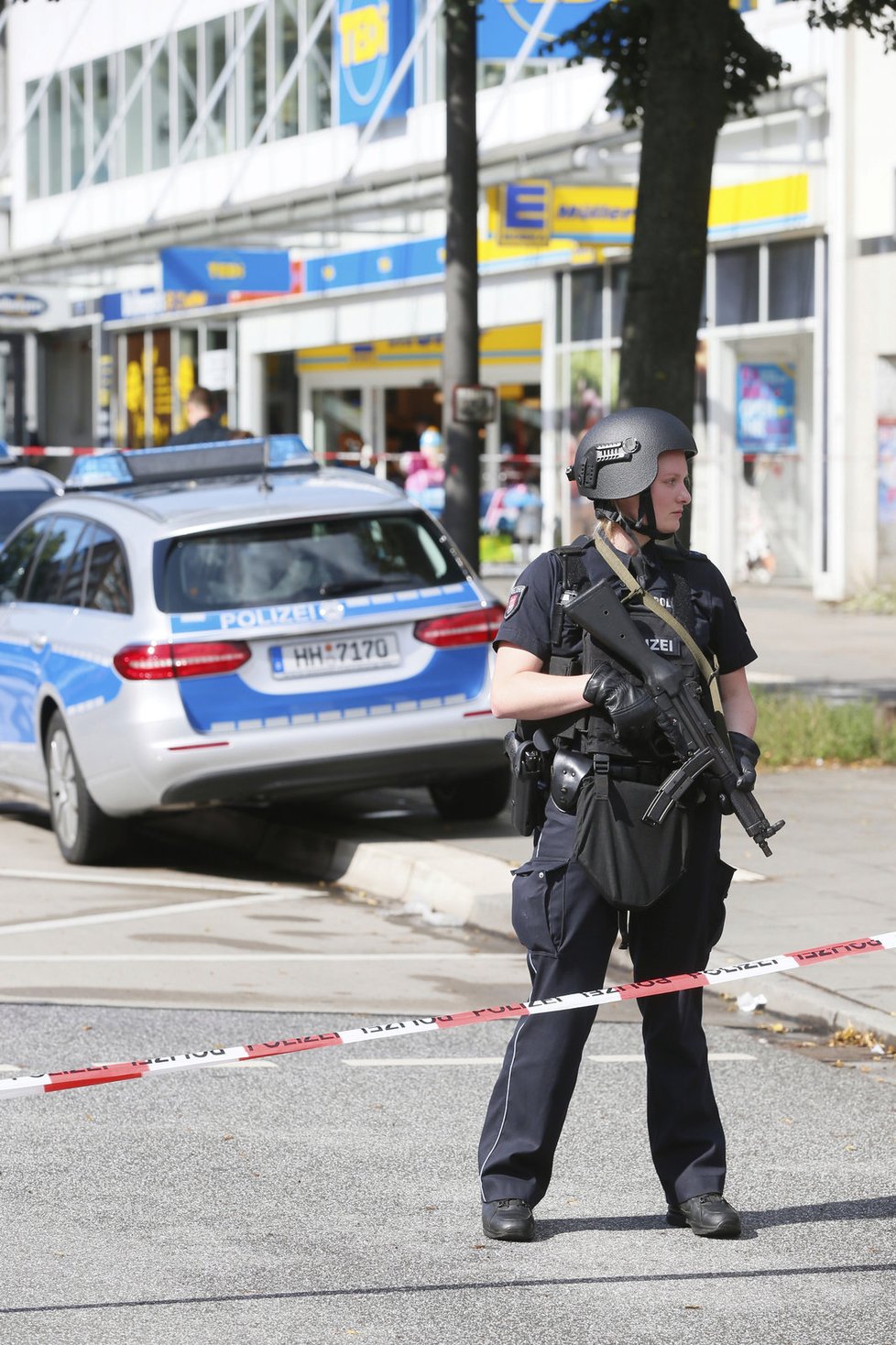 V německém Hamburku došlo v pátek 28. 7. k nečekanému útoku na zákazníky