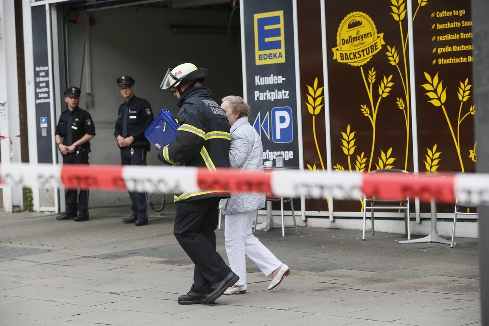 V německém Hamburku došlo v pátek 28. 7. k nečekanému útoku na zákazníky