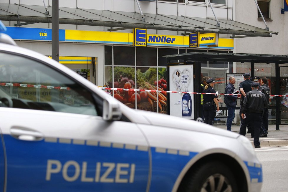 V Hamburku došlo k útoku přímo v supermarketu.