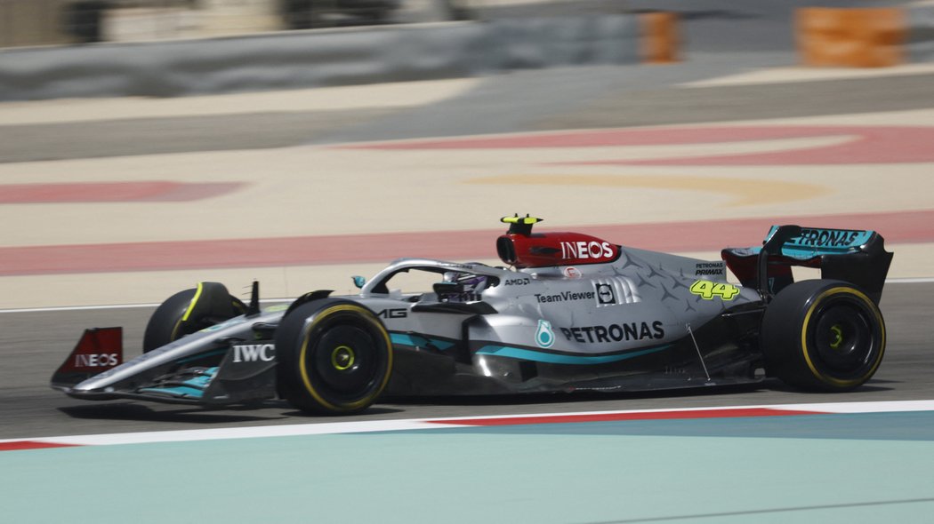 Lewis Hamilton při předsezonních testech.