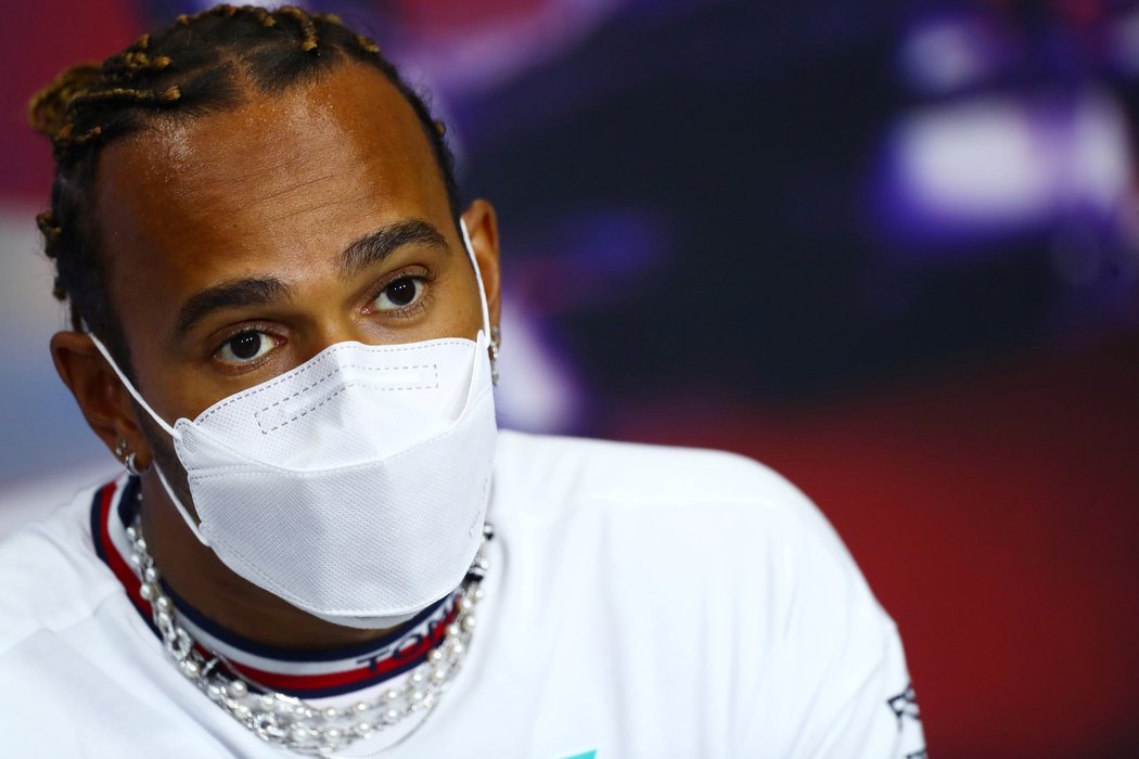 Britský jezdec Lewis Hamilton