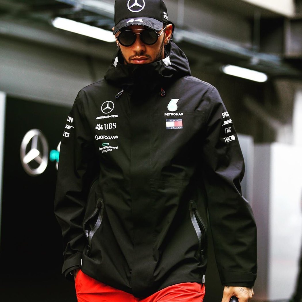 Lewis Hamilton při závodech F1