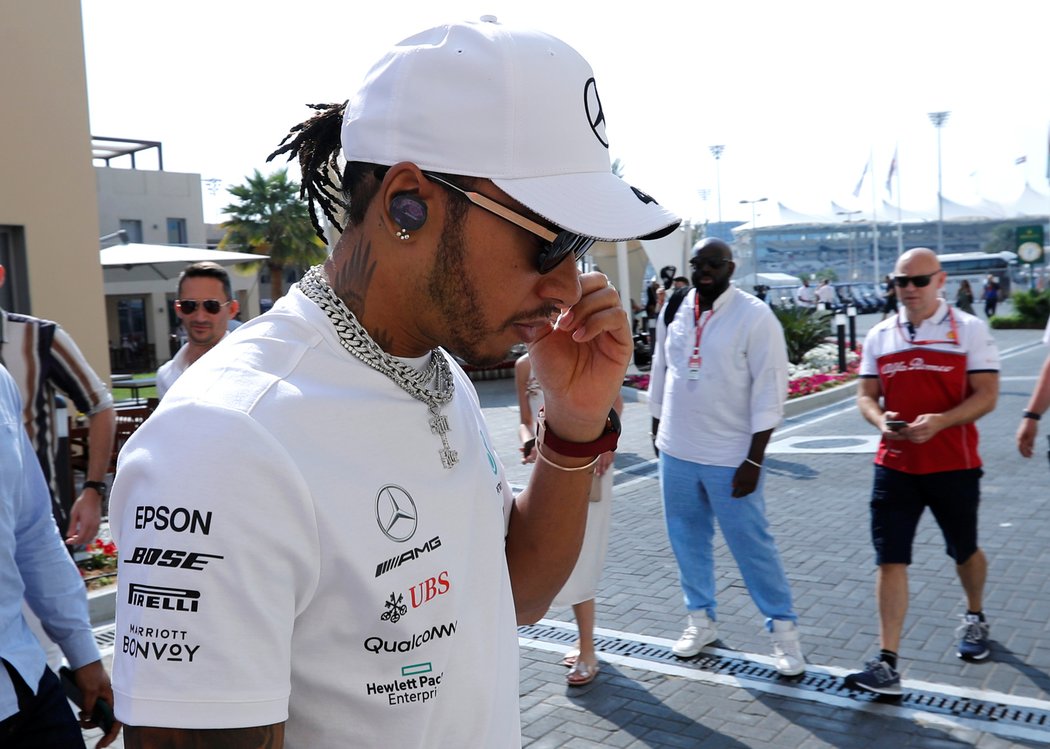 Lewis Hamilton na závodech v Abú Zabí