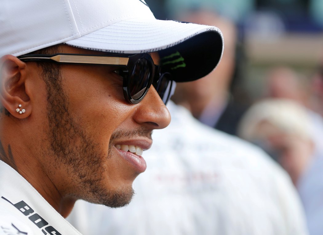 Lewis Hamilton na závodech v Abú Zabí