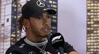 Hamilton se opřel do Ecclestonea kvůli slovům o rasismu: Ignorantské!