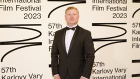 Ladislav Hampl kvůli roli ve filmu Úsvit musel trávit hodiny v silikonové masce.