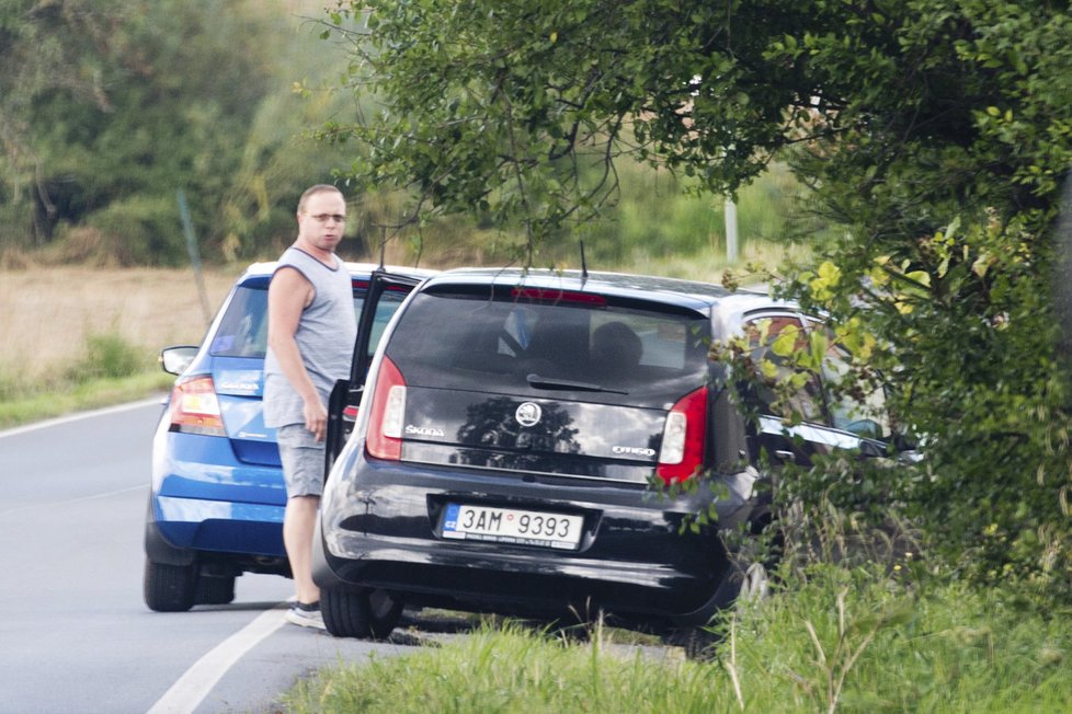 Jarda Obermaier přivezl maminku a pak vyzkoušel bazén.