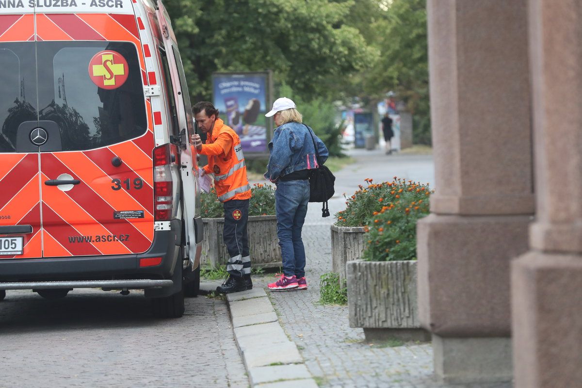 Hanka po téměř měsíci opustila Nemocnici Na Františku.