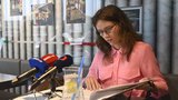 Lipovská jde do voleb po boku Bobošíkové a Csákové. Na ředitele ČT podala trestní oznámení