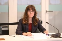 Výbor doporučil odvolat Lipovskou z Rady ČT: Bobošíková a další vytáhli transparenty