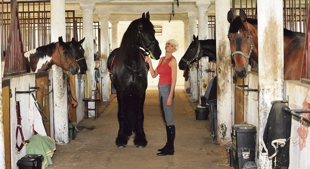 Hana Mašlíková je koňmi posedlá. Je to sice drahé hobby, peněz za ně však nelituje.