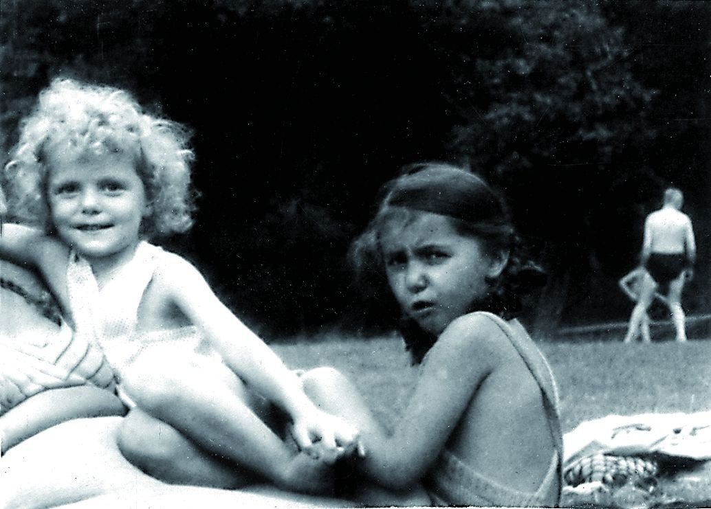 Fotky z dětství Hany Zagorové.