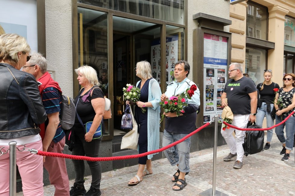 Rozloučení s Hankou Zagorovou v Divadle Kalich