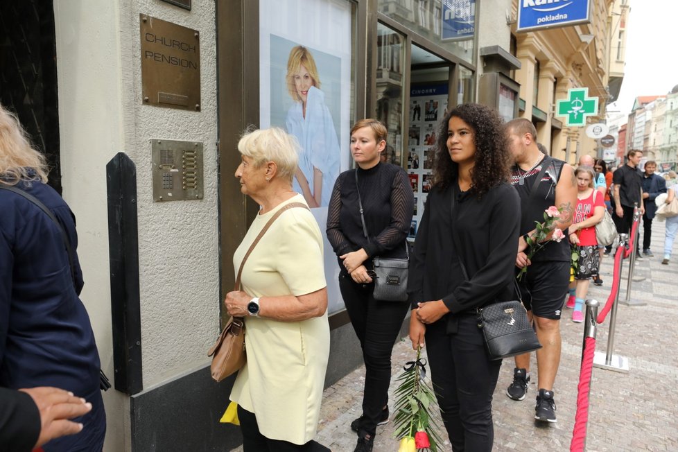 Rozloučení s Hankou Zagorovou v divadle Kalich