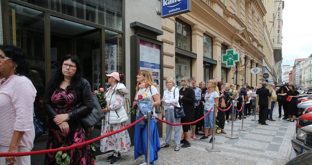 Rozloučení s Hankou Zagorovou v divadle Kalich